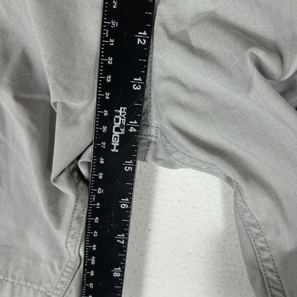 Levi’s Carrier Cargo Shorts Men's 38 Gray Ripstop Outdoor Pockets Hiking Casual - Picture 10 of 12